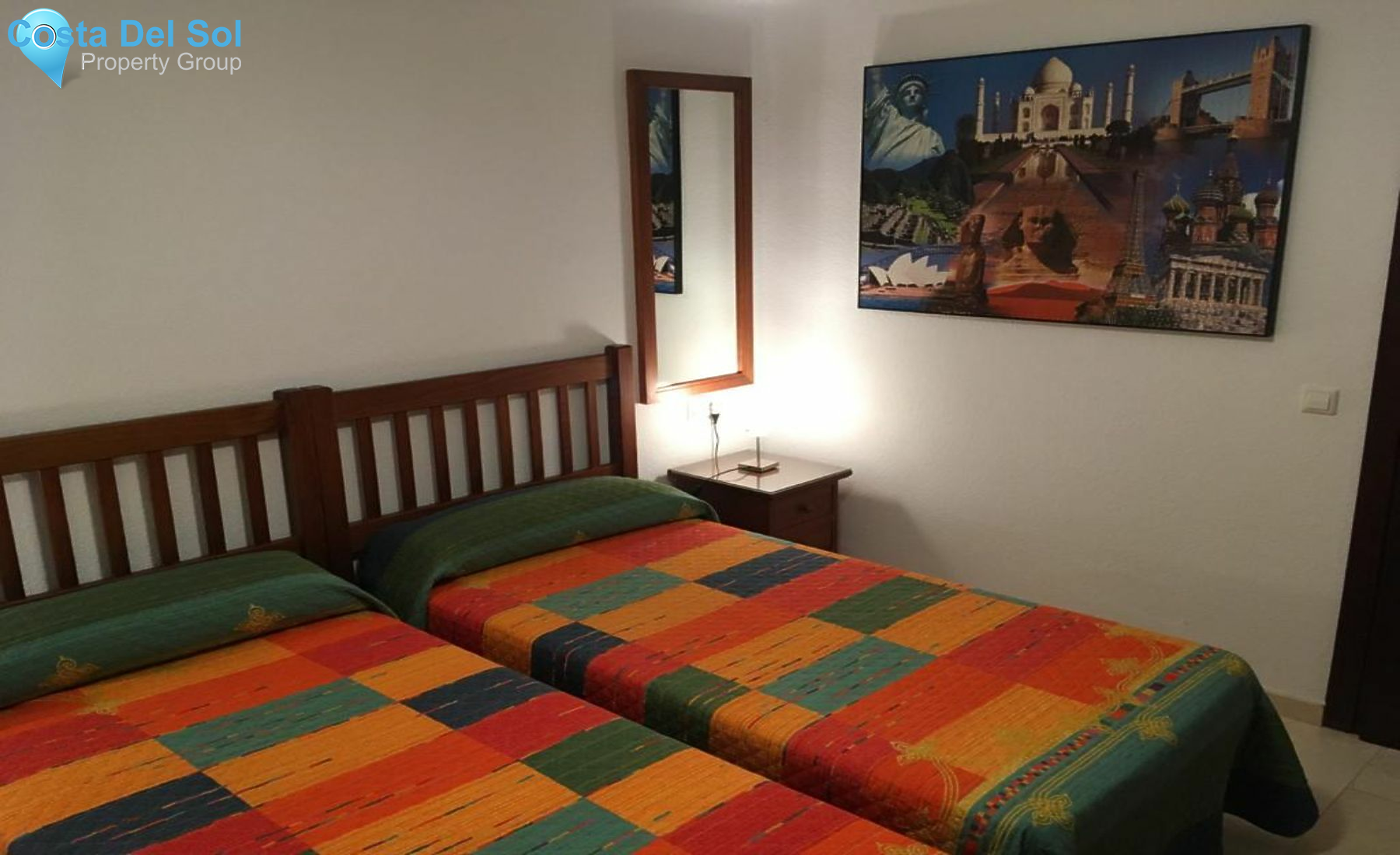 Middle Floor Apartment in Estepona-1130446