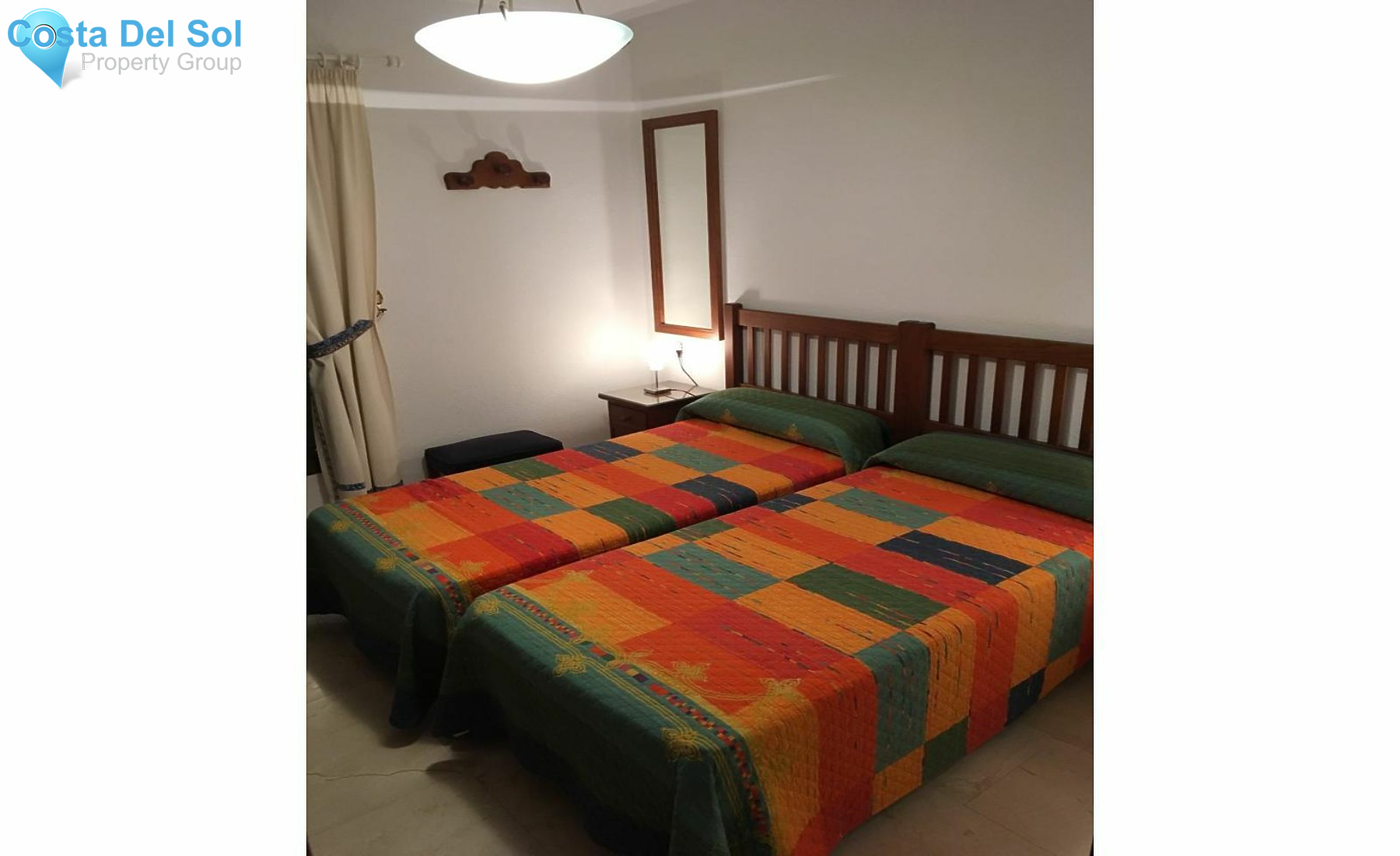 Middle Floor Apartment in Estepona-1130450