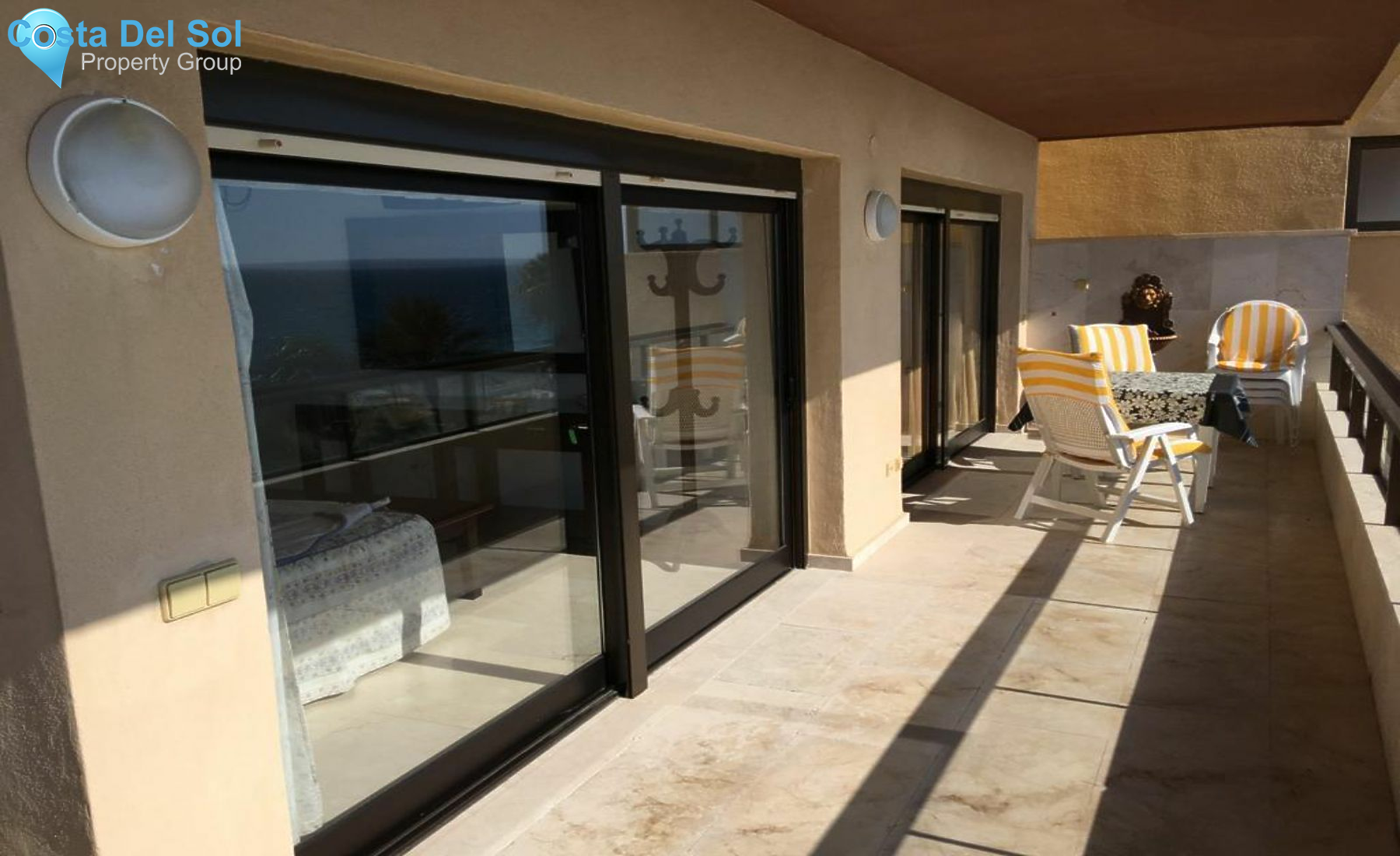 Middle Floor Apartment in Estepona-1130435