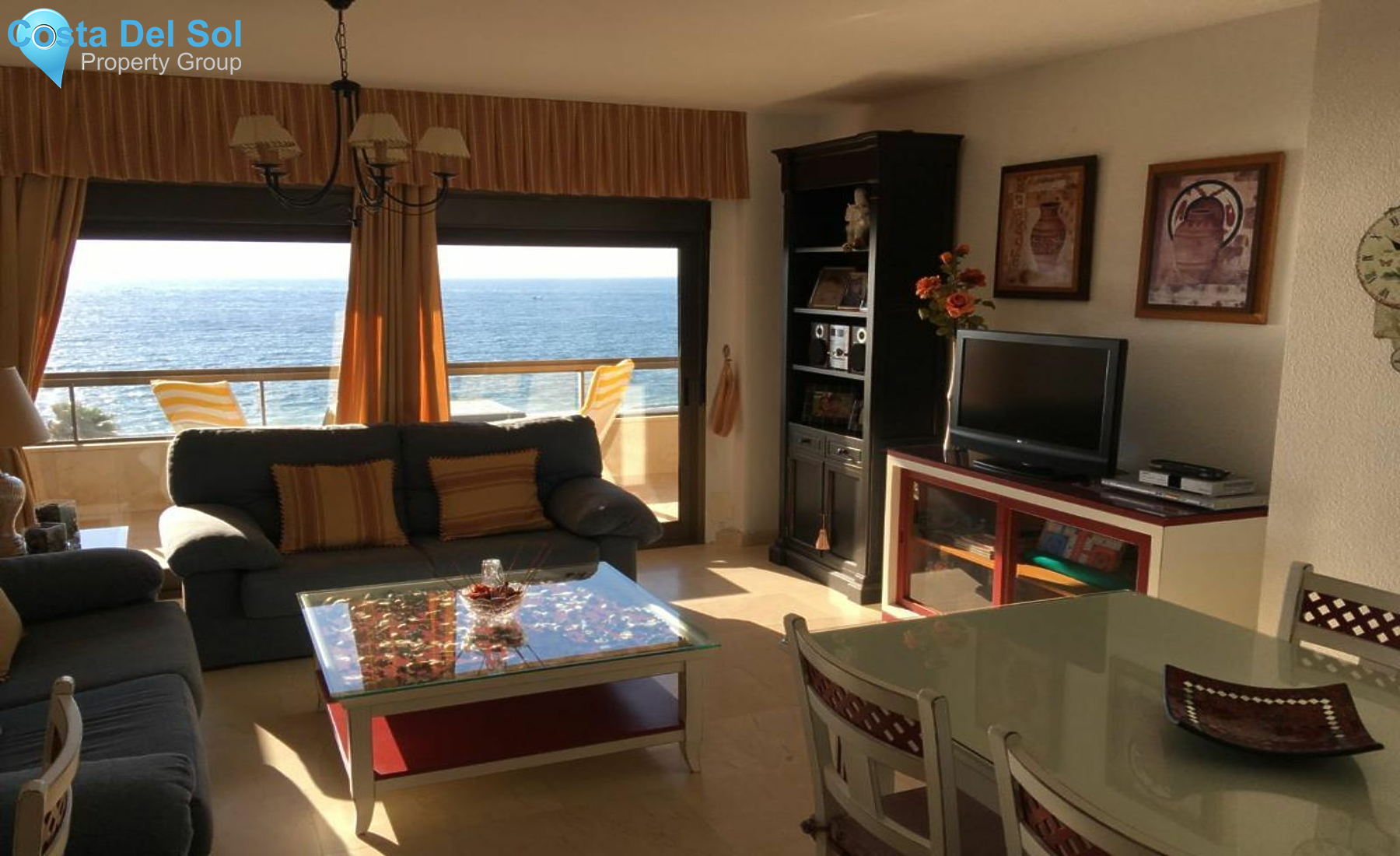 Middle Floor Apartment in Estepona-1130436