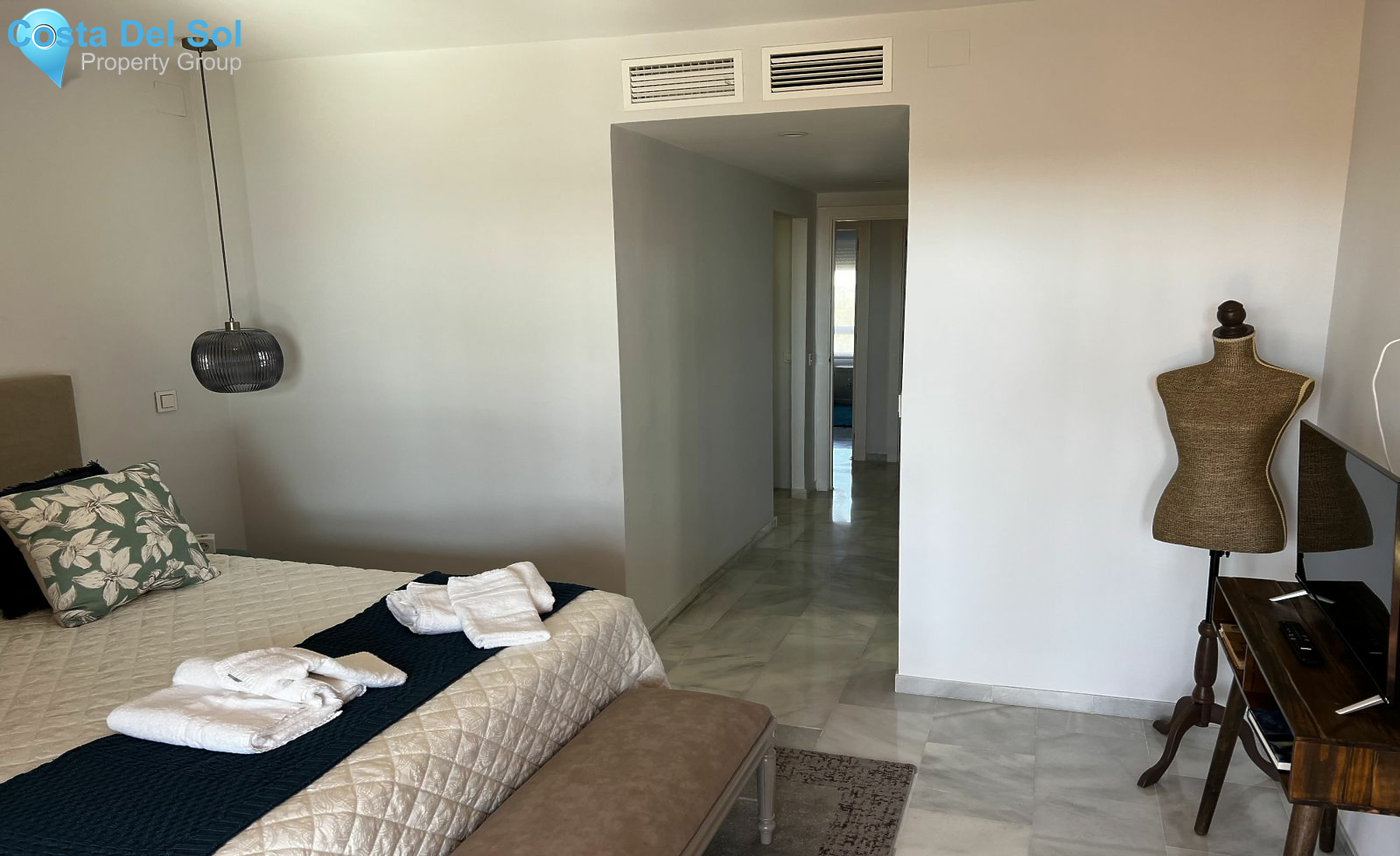 Middle Floor Apartment in Estepona-1141991