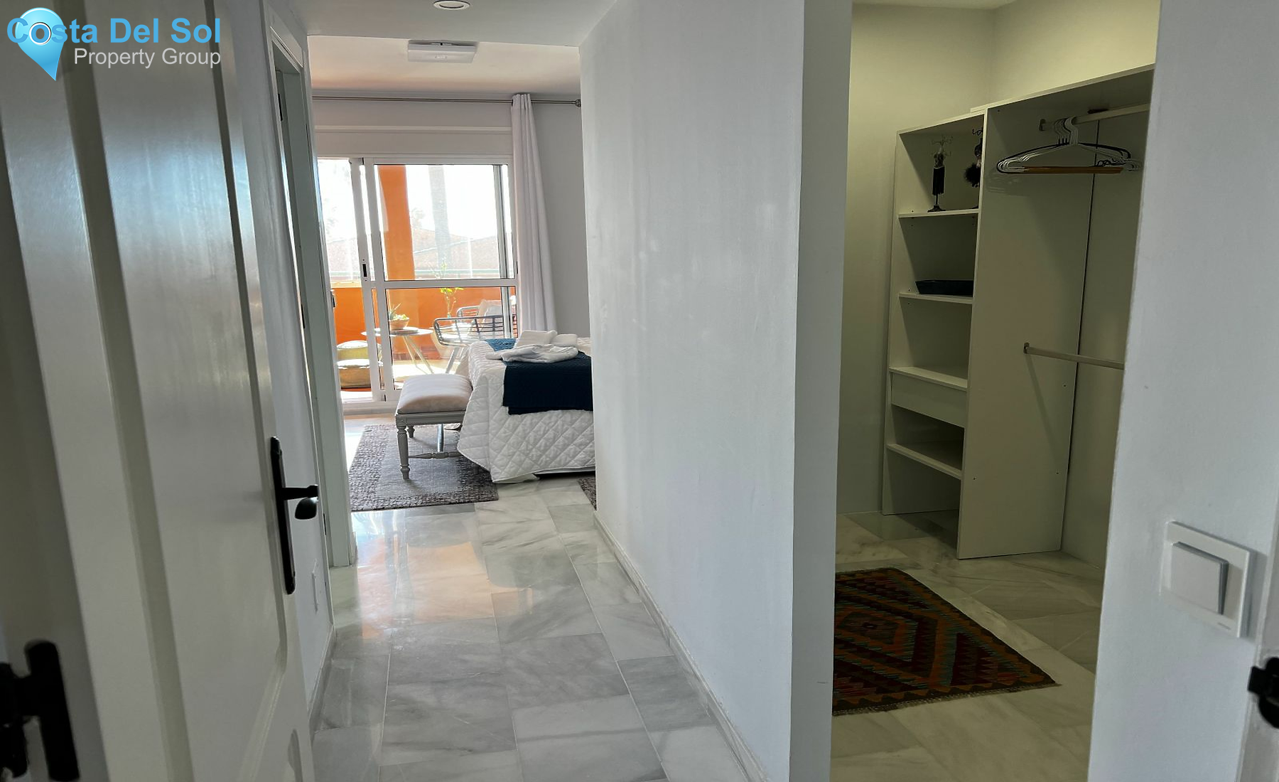 Middle Floor Apartment in Estepona-1141993