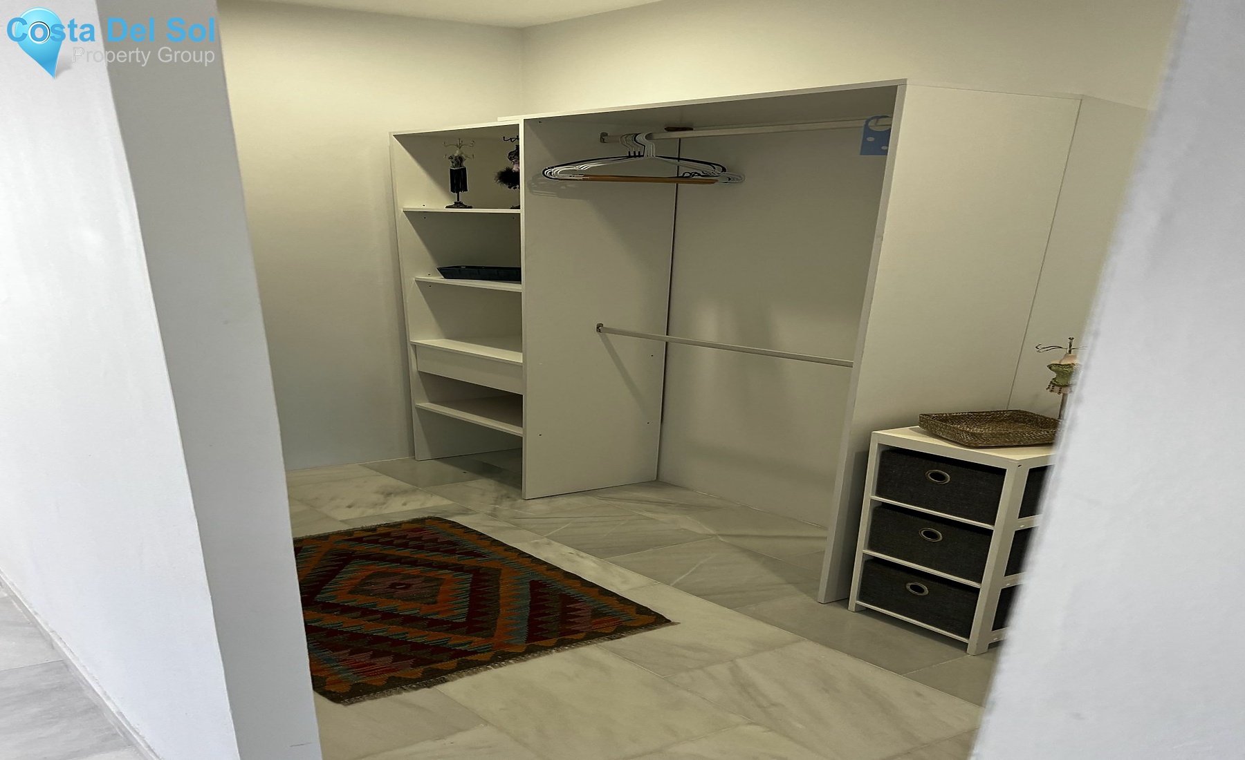 Middle Floor Apartment in Estepona-1141994