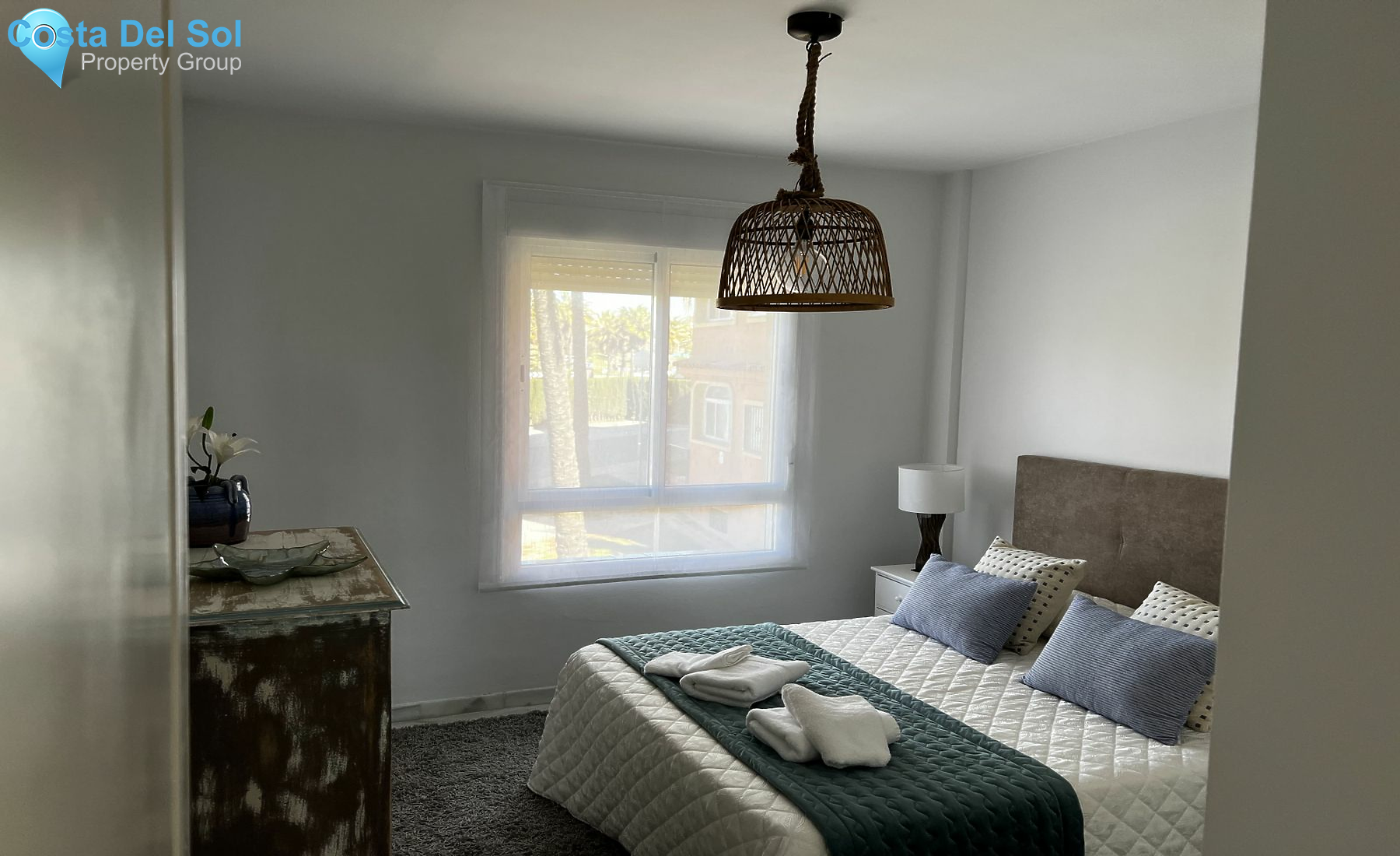 Middle Floor Apartment in Estepona-1141995
