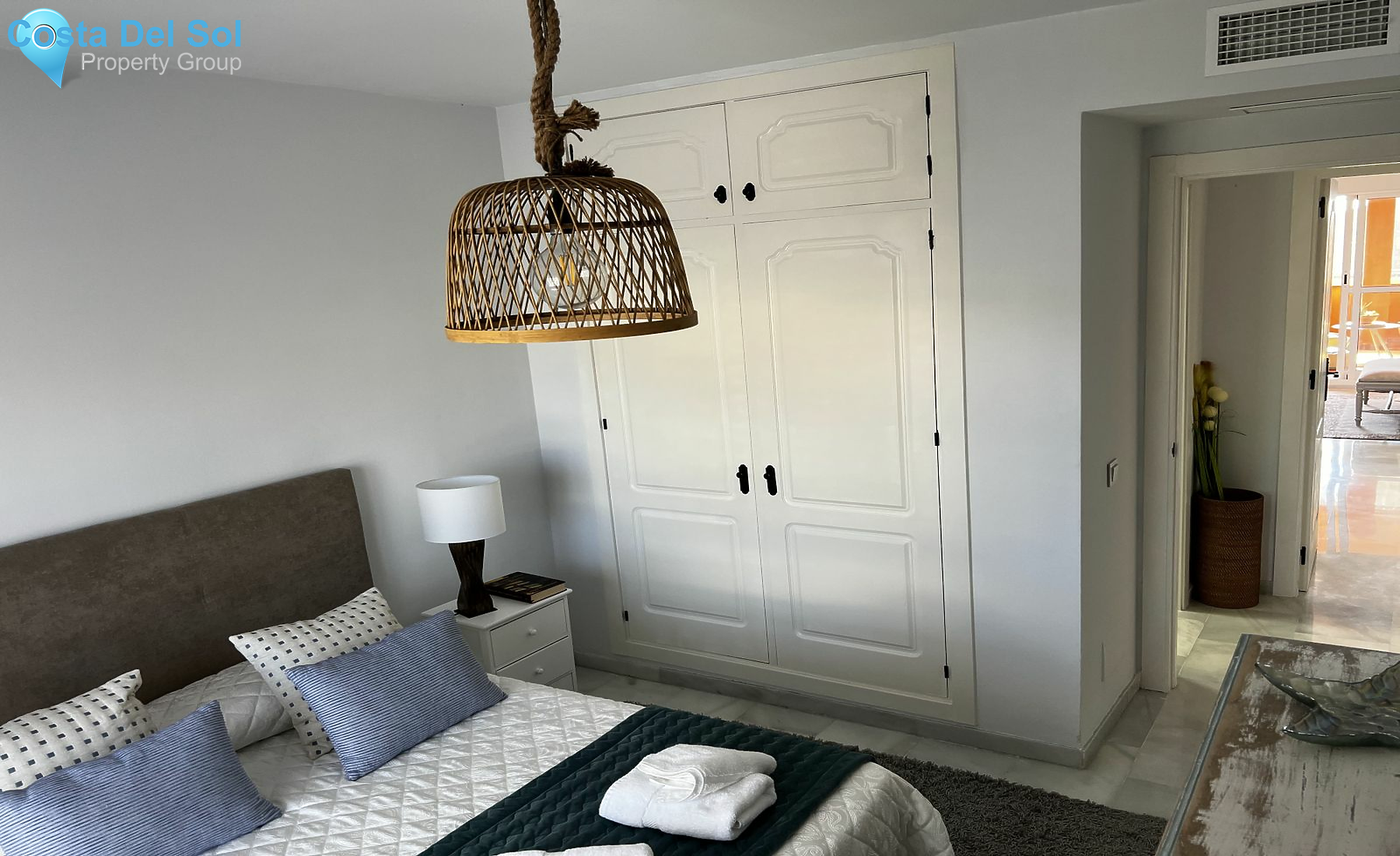 Middle Floor Apartment in Estepona-1141996