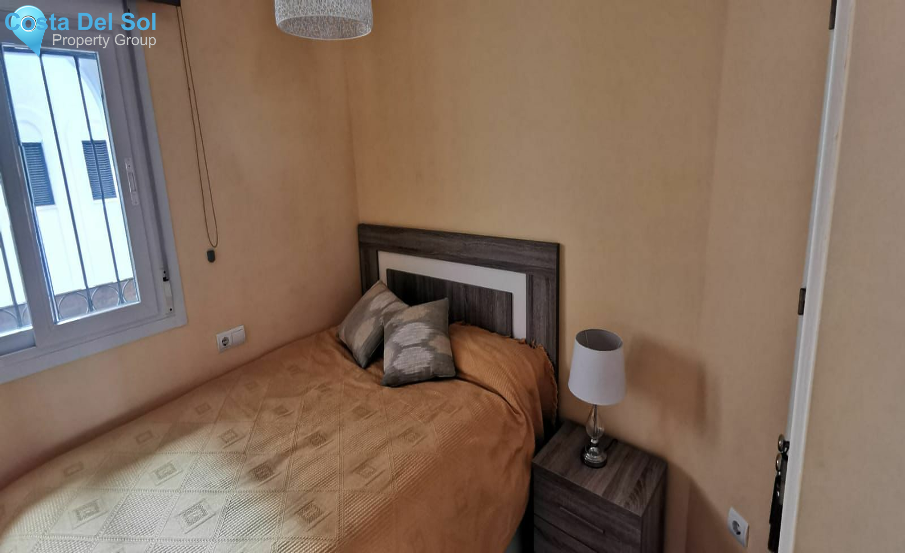 Middle Floor Apartment in Estepona-1152228
