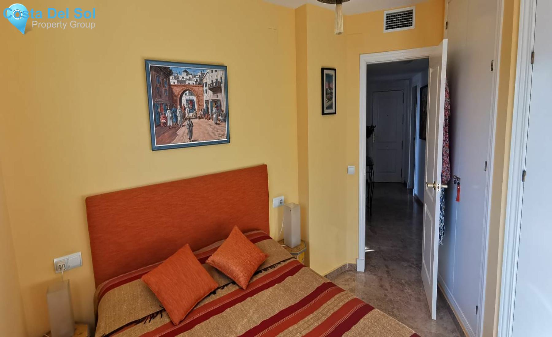 Middle Floor Apartment in Estepona-1152229
