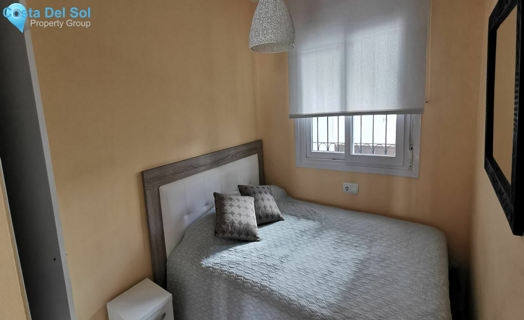 Middle Floor Apartment in Estepona-1152235