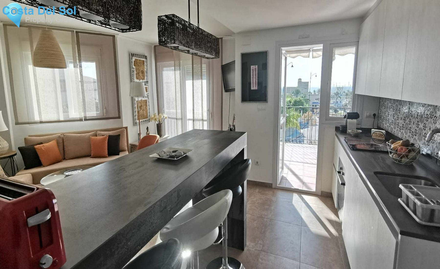 Middle Floor Apartment in Estepona-1152224