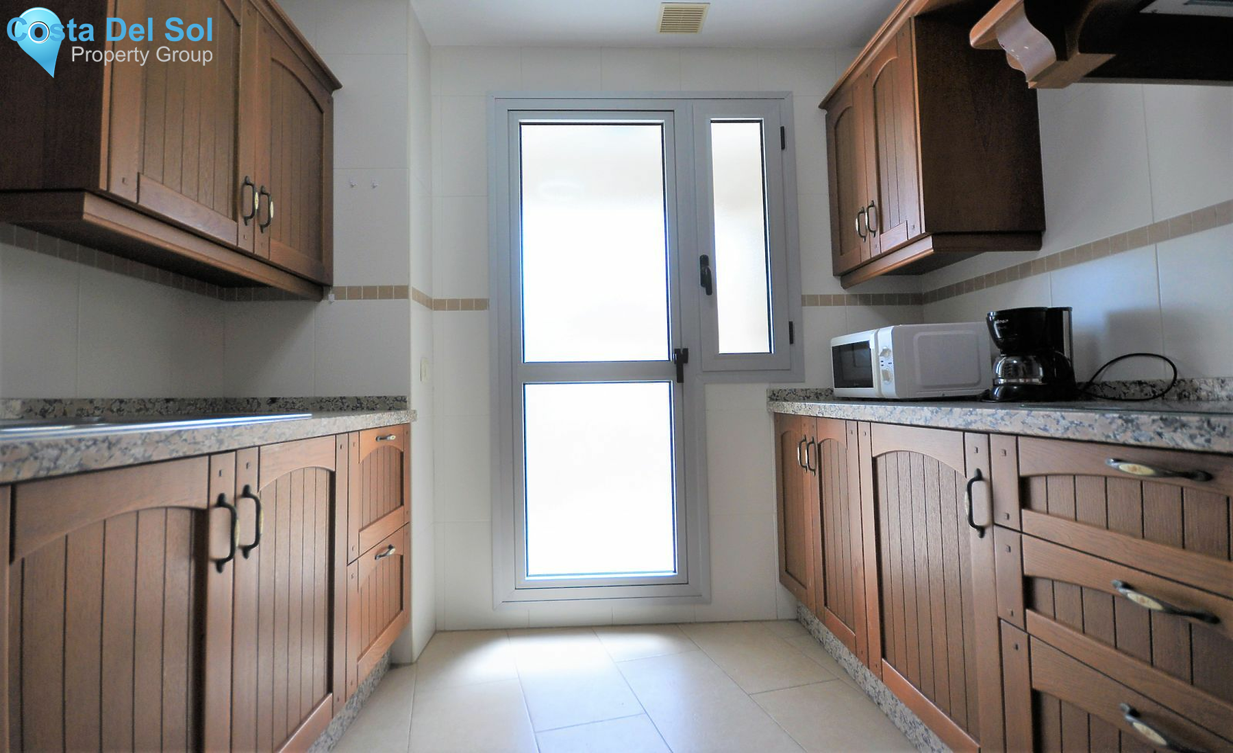 Middle Floor Apartment in Estepona-1155910