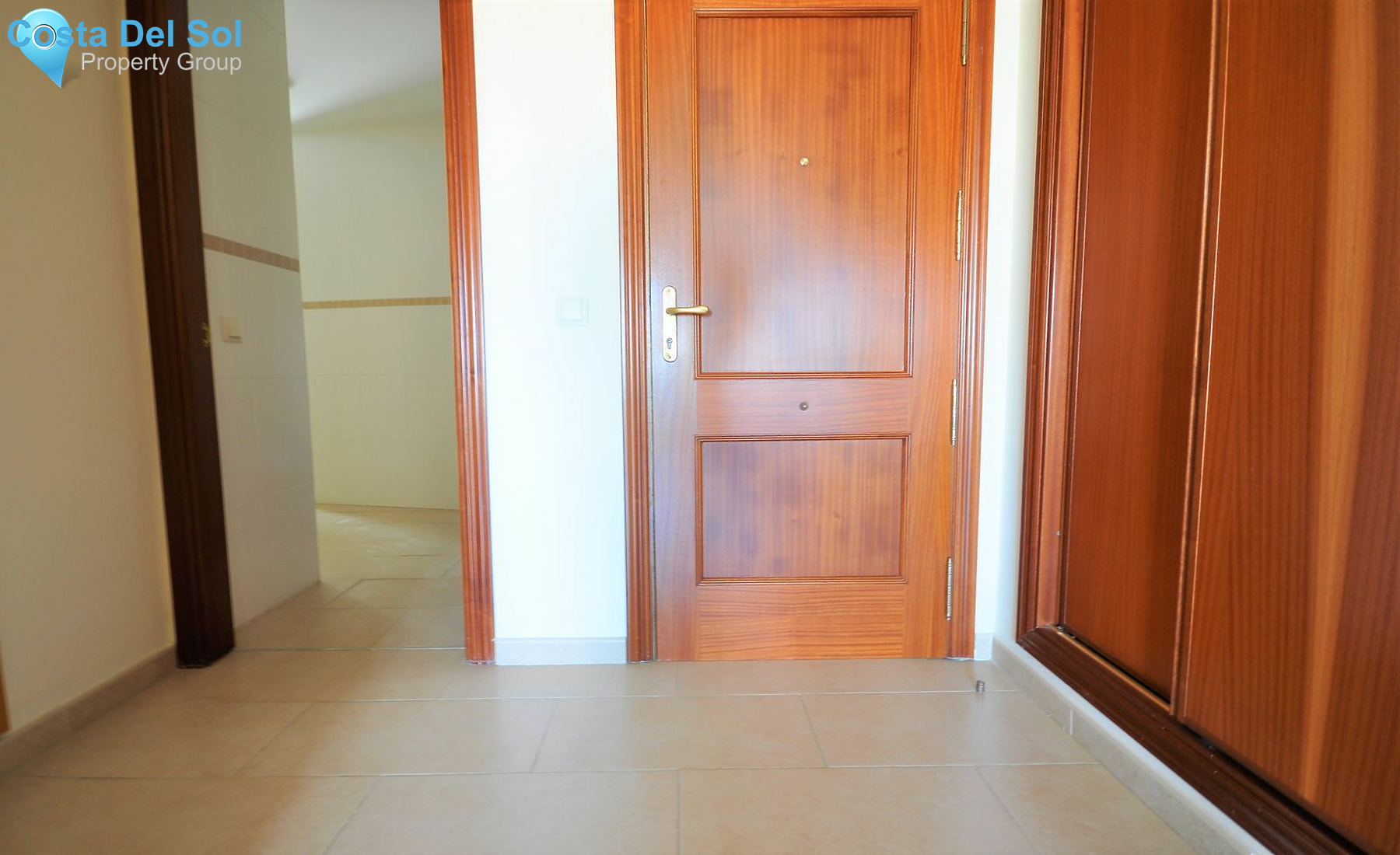 Middle Floor Apartment in Estepona-1155915