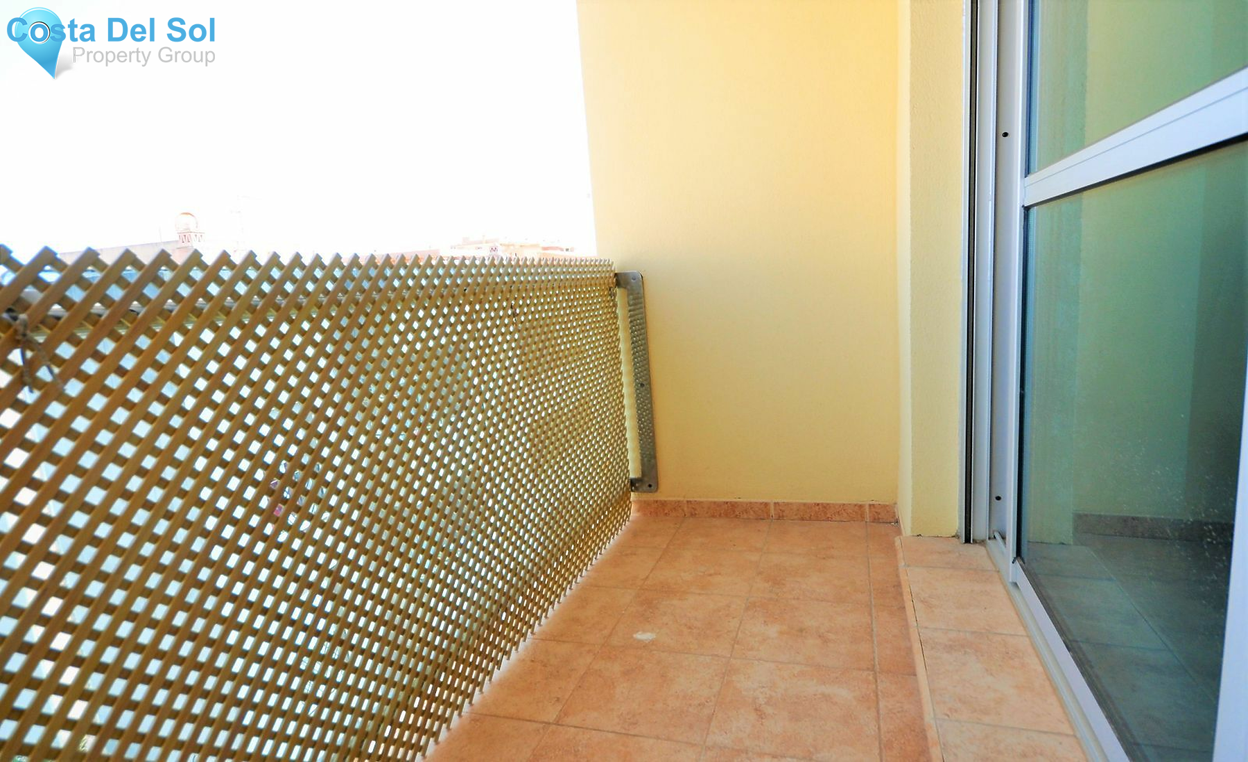 Middle Floor Apartment in Estepona-1155903