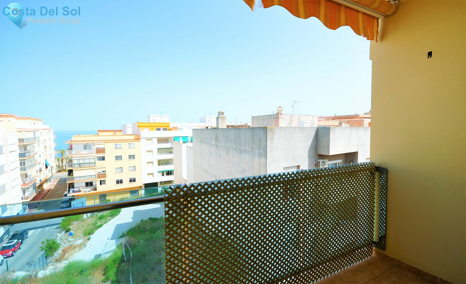 Middle Floor Apartment in Estepona-1155904