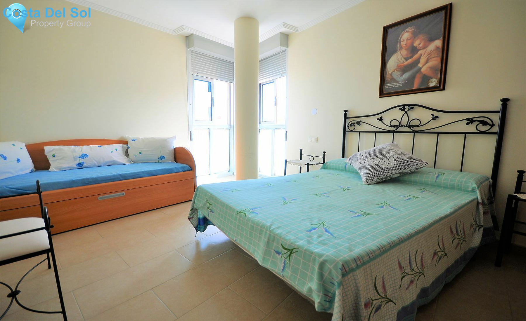 Middle Floor Apartment in Estepona-1155907