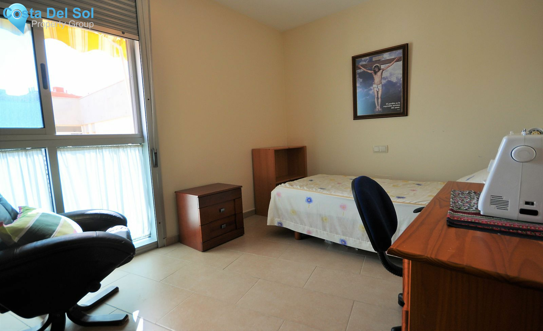 Middle Floor Apartment in Estepona-1155909