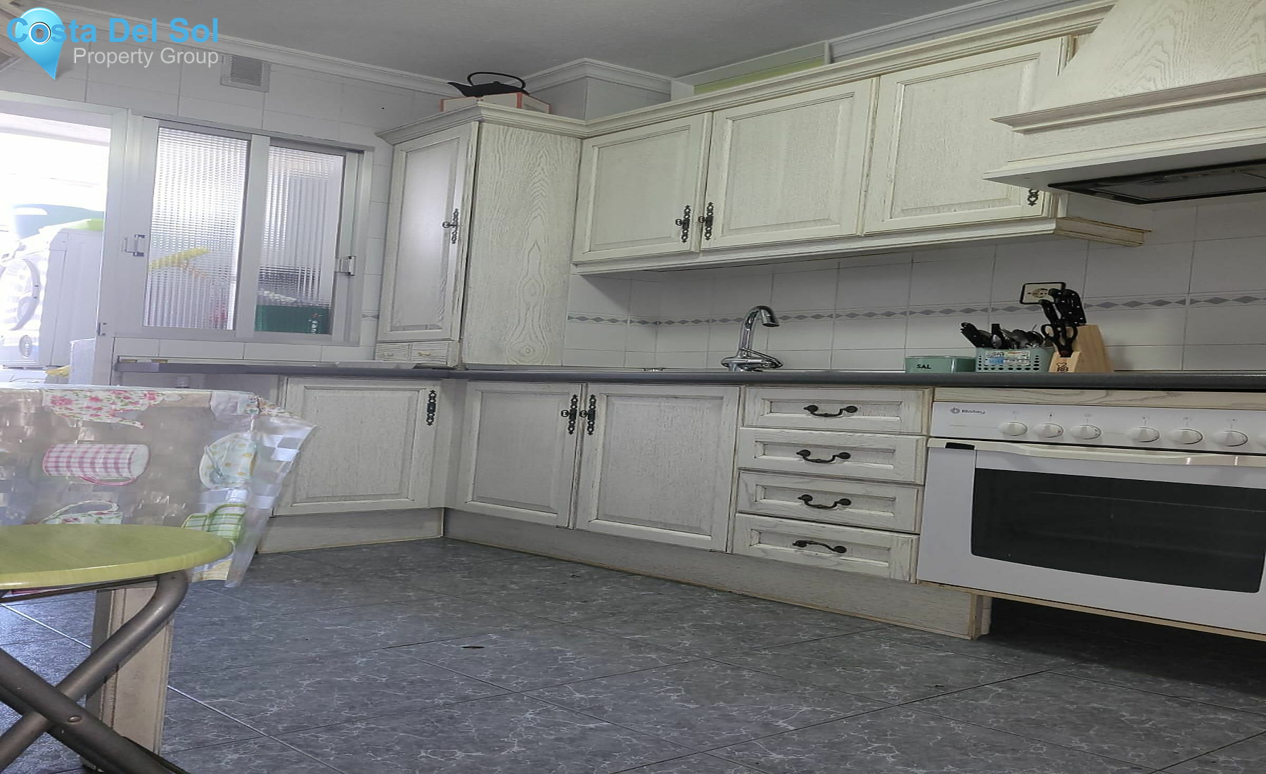 Middle Floor Apartment in Estepona-1157608