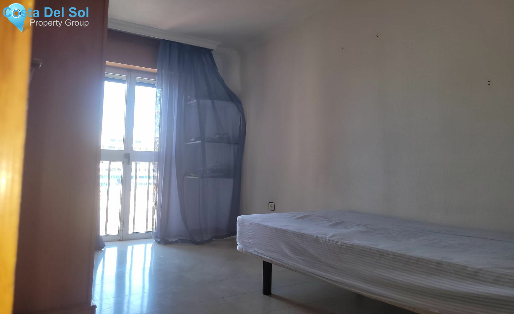 Middle Floor Apartment in Estepona-1157609