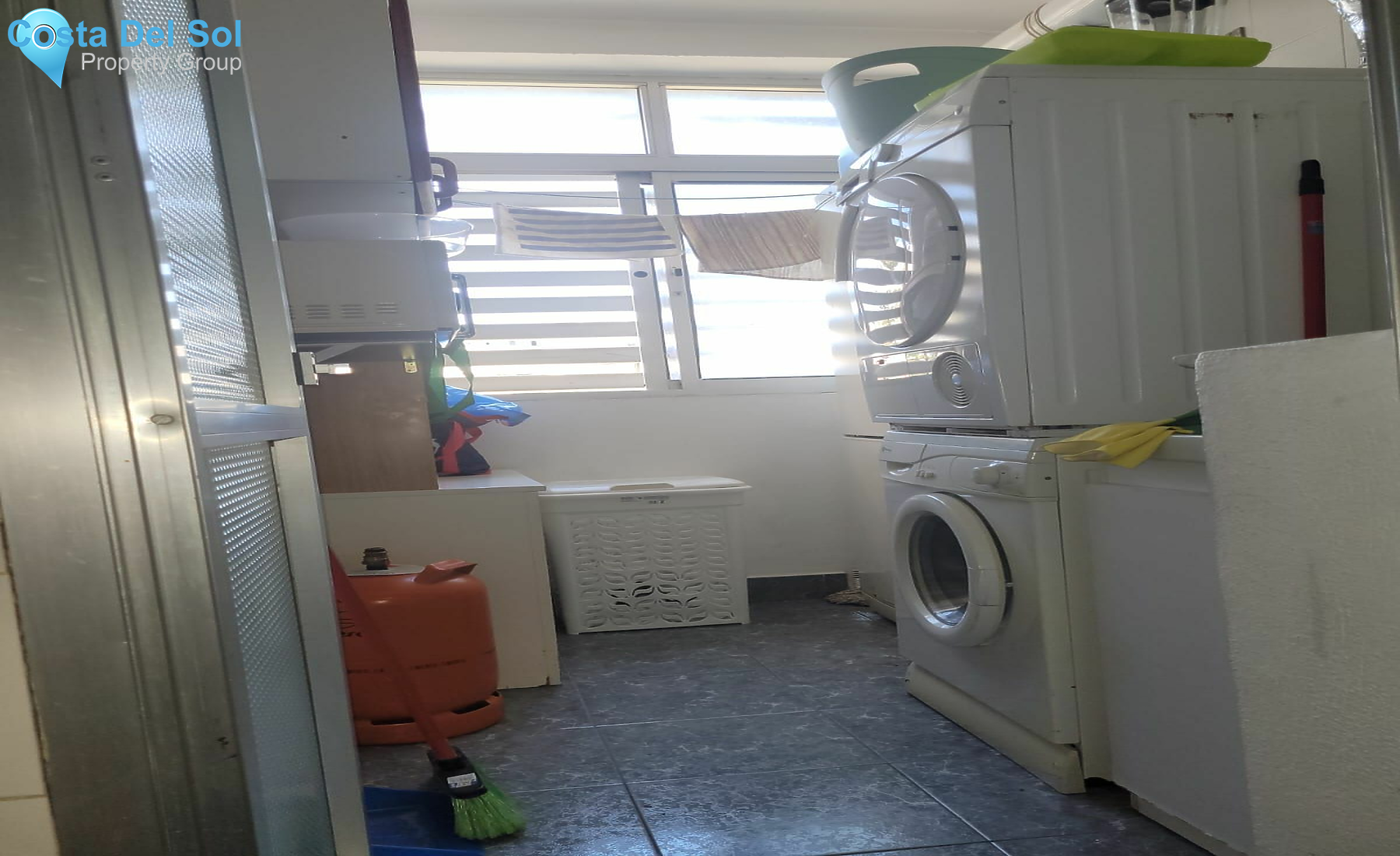 Middle Floor Apartment in Estepona-1157611