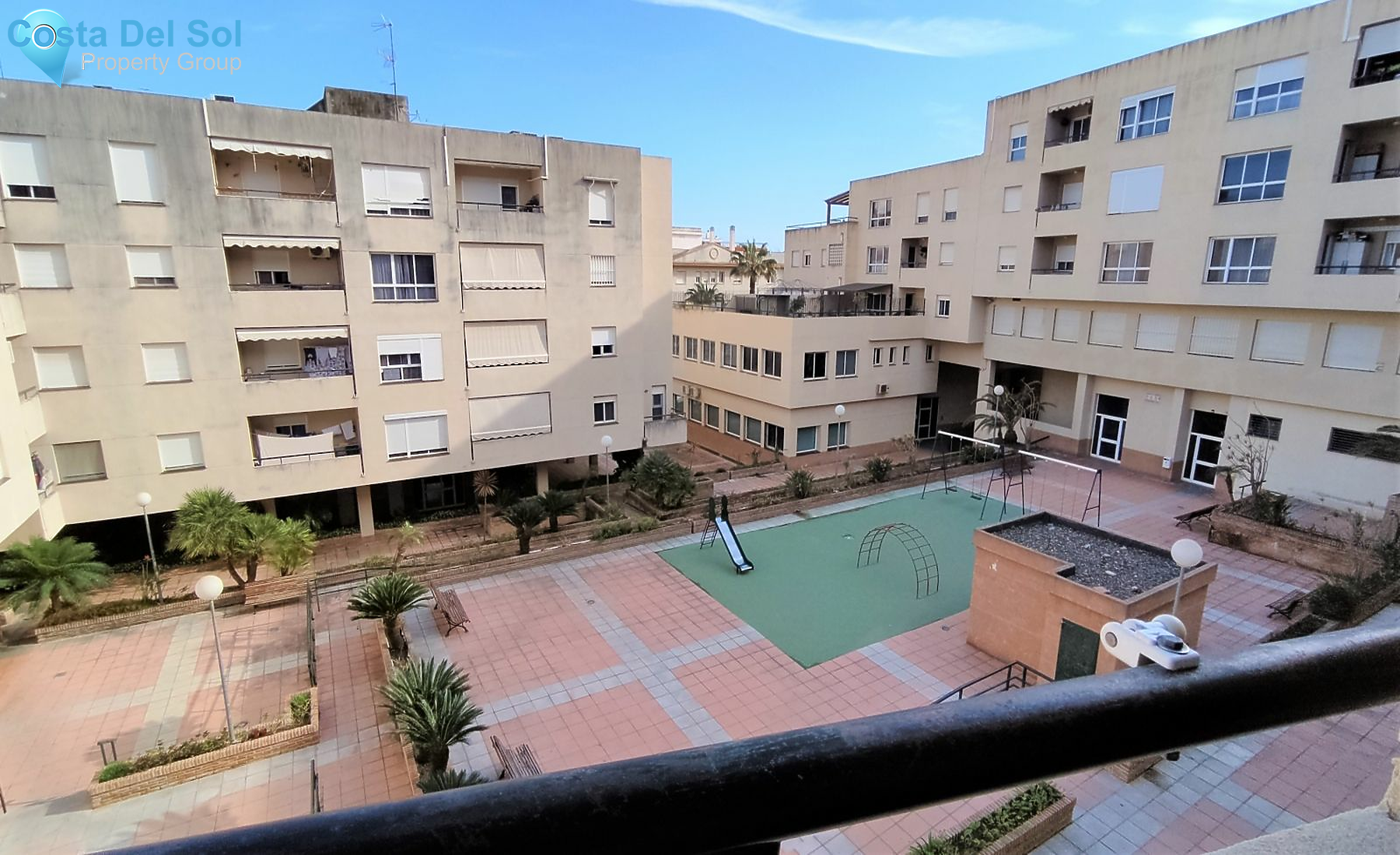 Middle Floor Apartment in Estepona