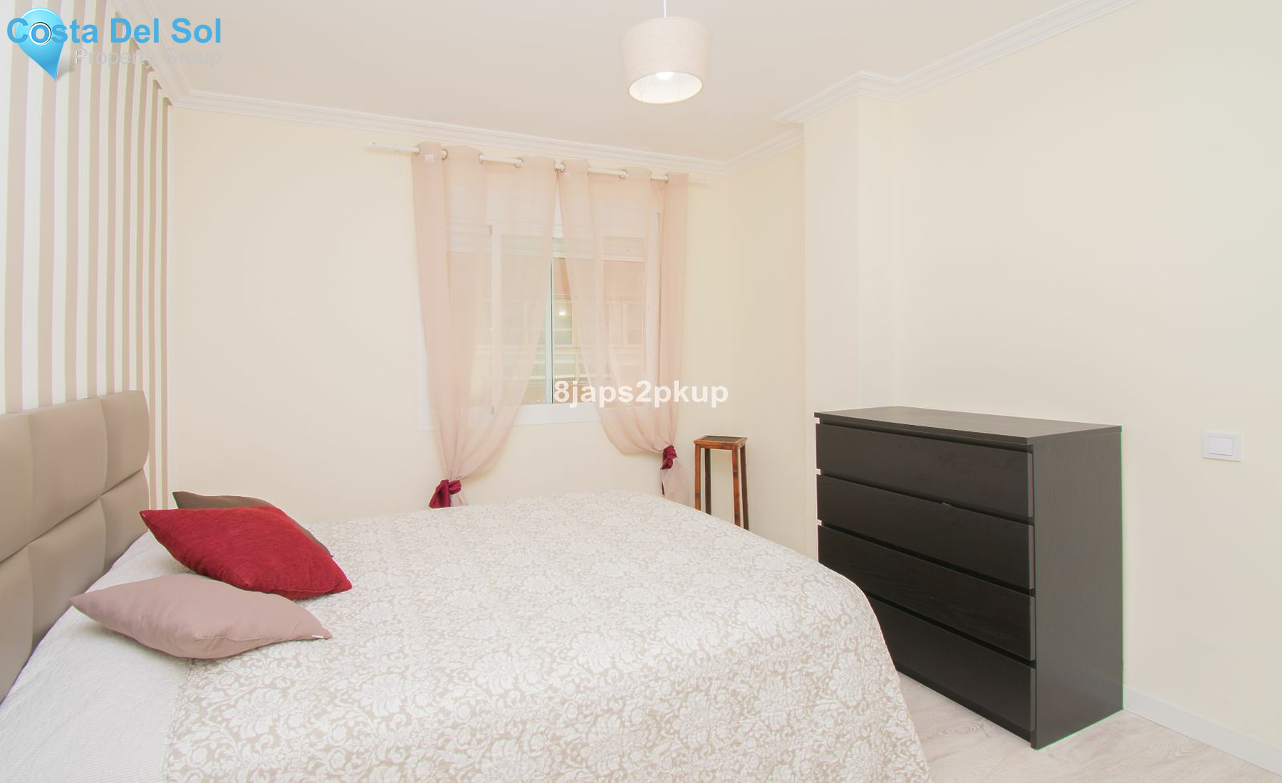 Middle Floor Apartment in Estepona-1162743