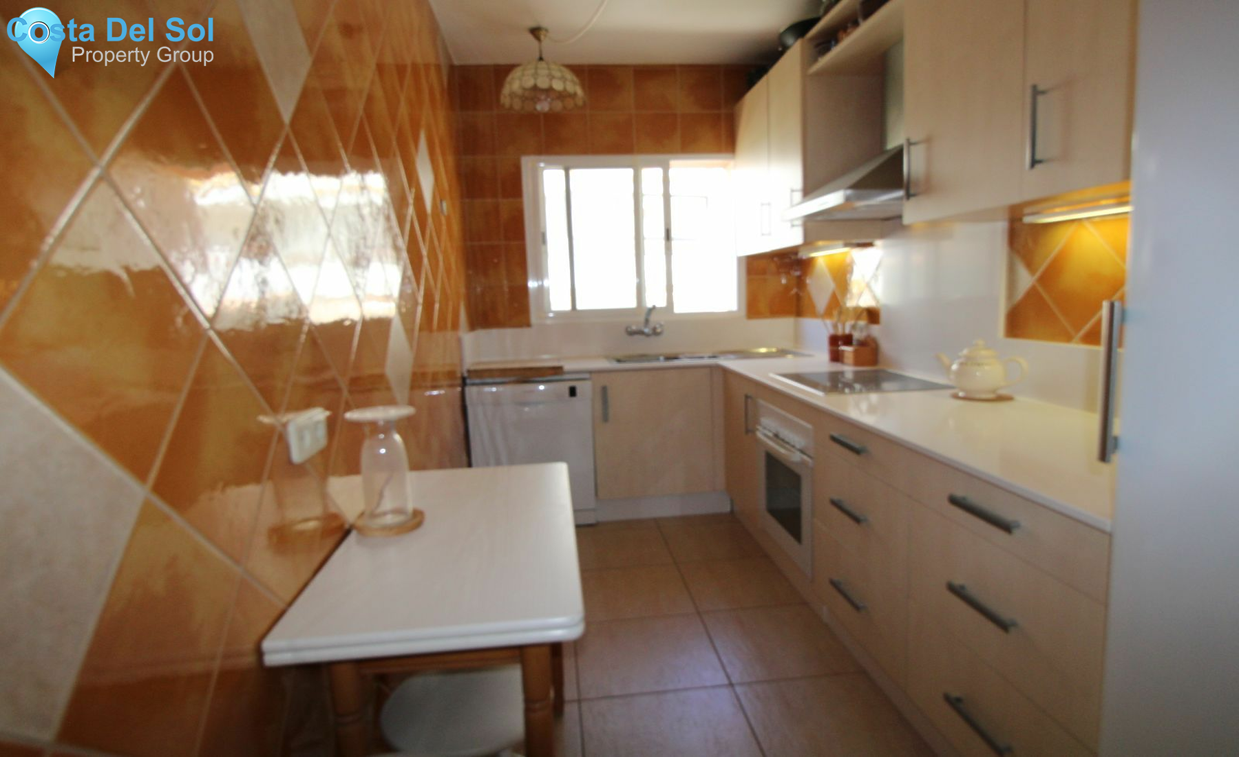 Middle Floor Apartment in Estepona-1165872