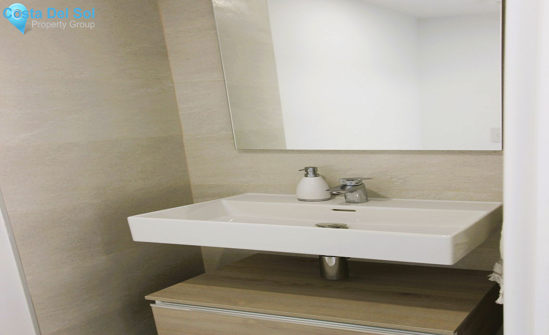 Middle Floor Apartment in Estepona-1168718