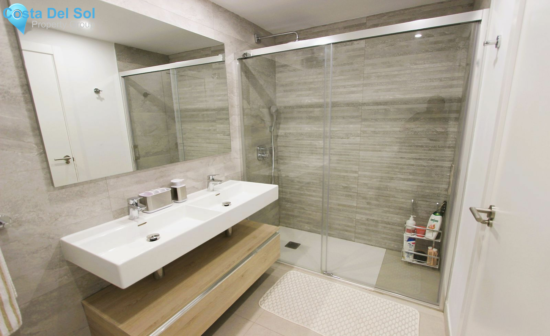 Middle Floor Apartment in Estepona-1168723
