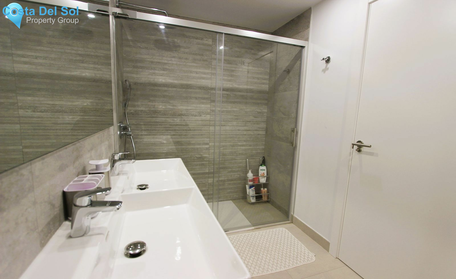 Middle Floor Apartment in Estepona-1168724