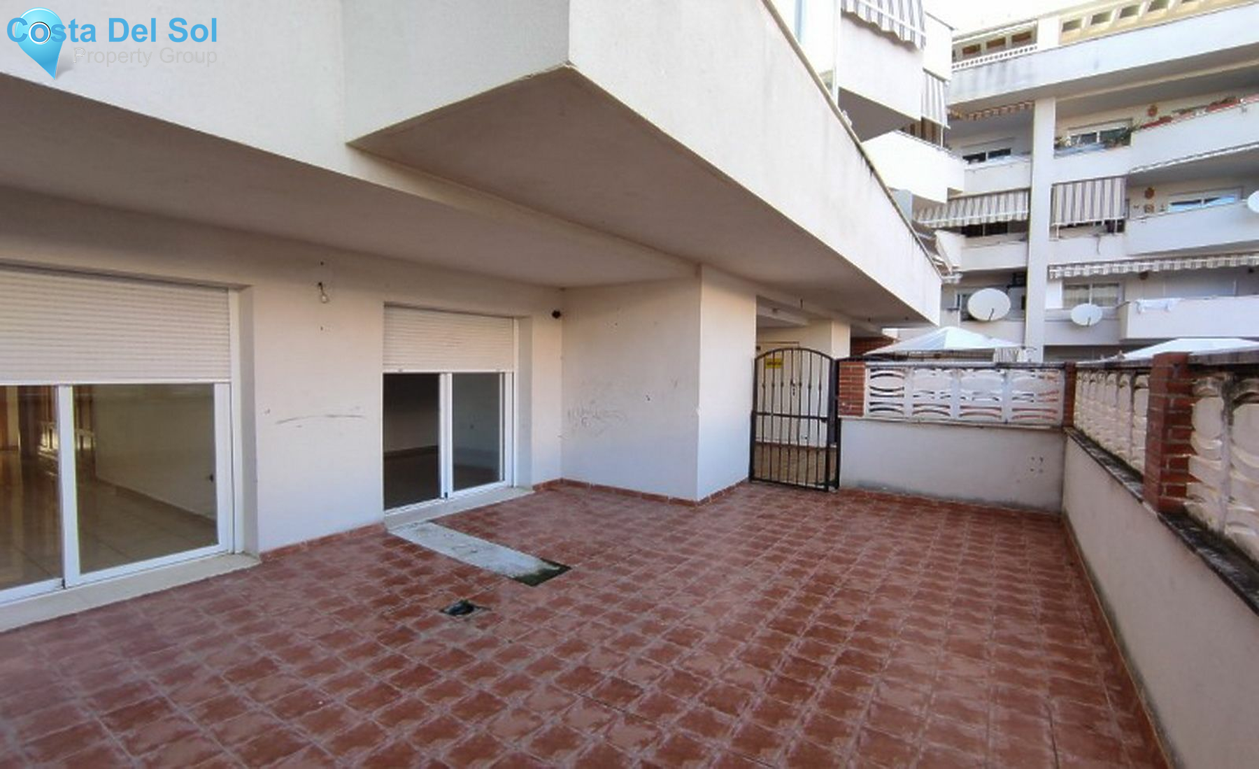 Middle Floor Apartment in Estepona-1170527