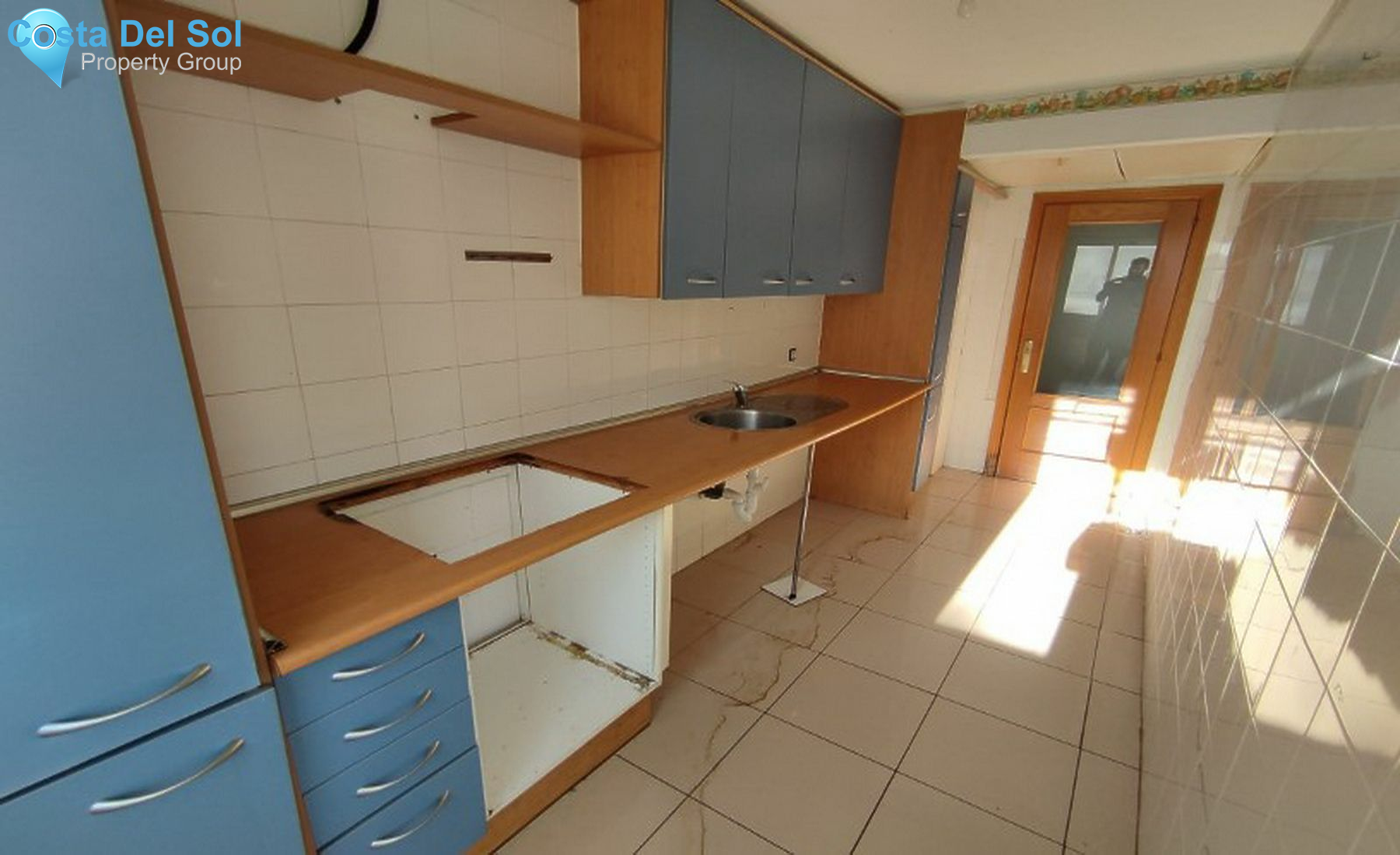 Middle Floor Apartment in Estepona-1170530