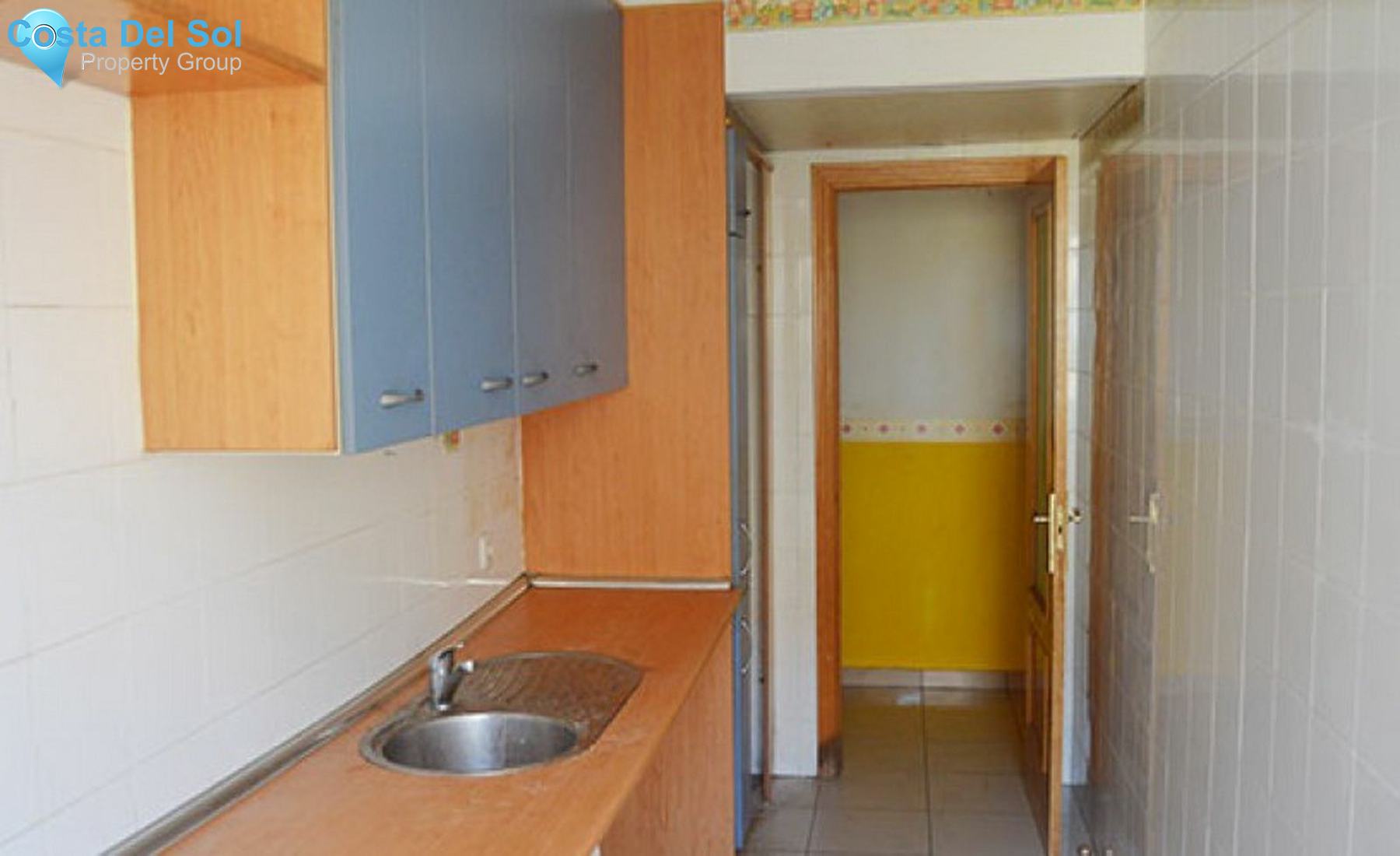 Middle Floor Apartment in Estepona-1170531