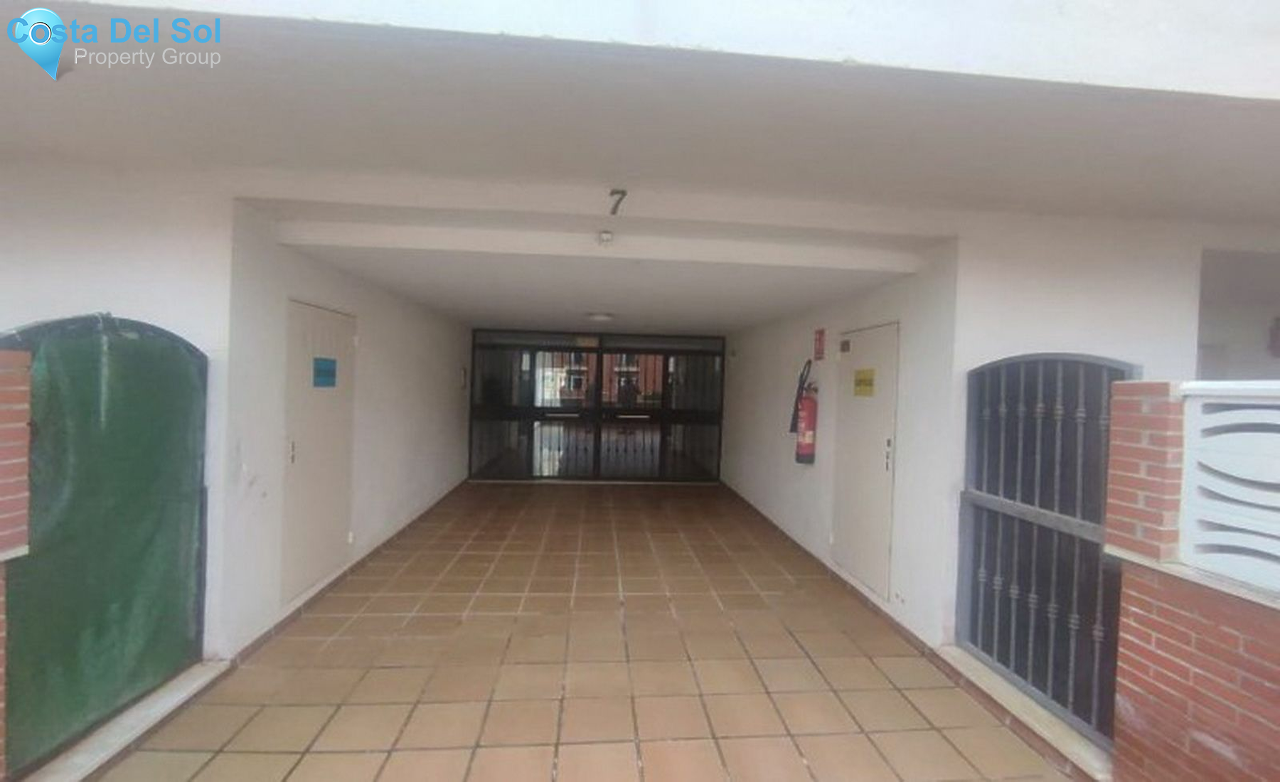 Middle Floor Apartment in Estepona-1170522