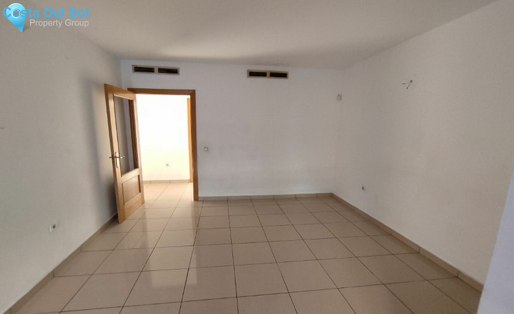 Middle Floor Apartment in Estepona-1170524