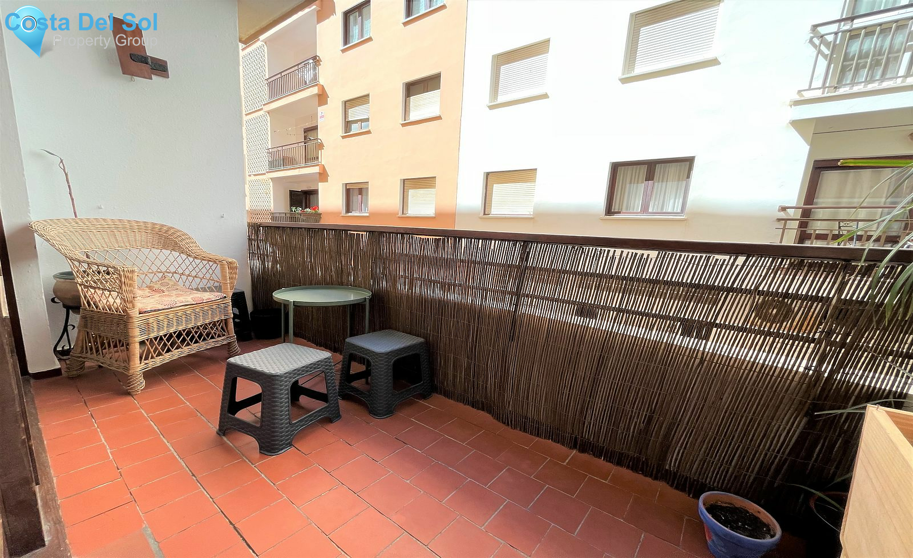Middle Floor Apartment in Estepona-1173441