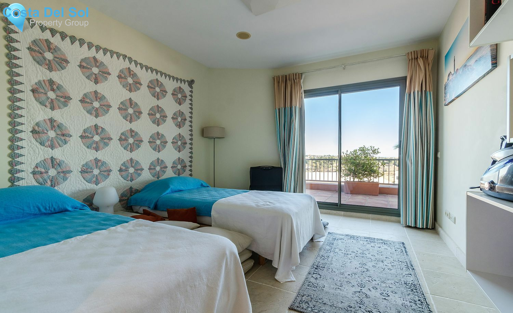 Middle Floor Apartment in Estepona-1175097