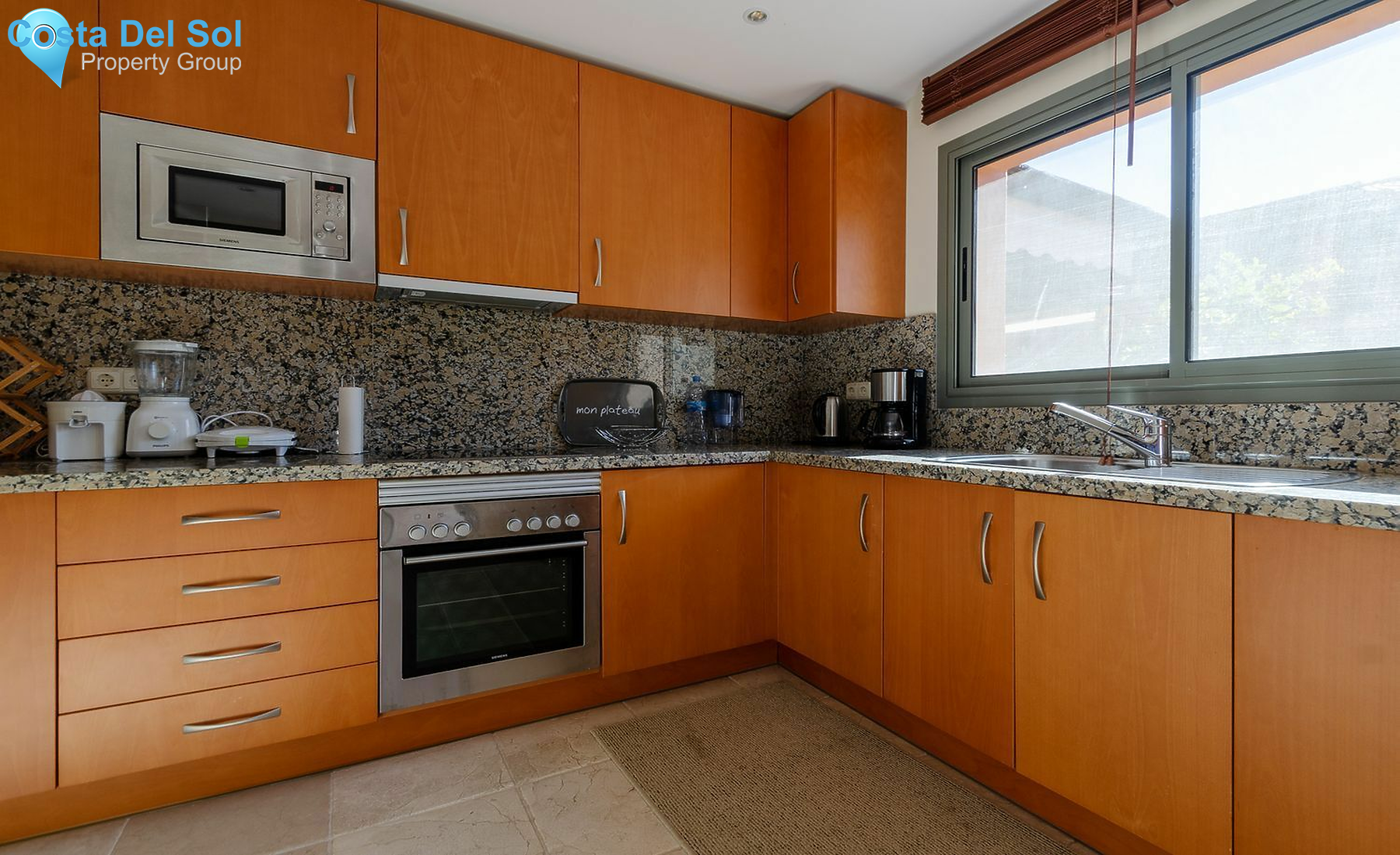 Middle Floor Apartment in Estepona-1175099