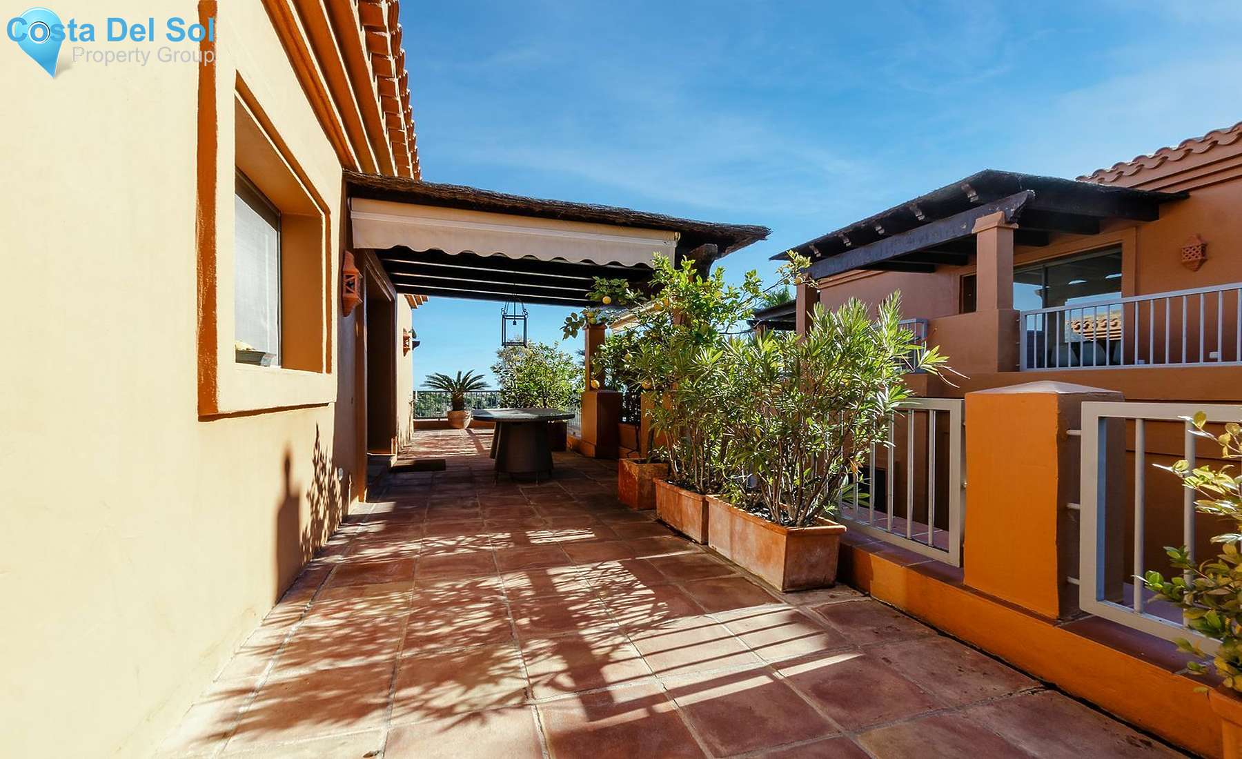 Middle Floor Apartment in Estepona-1175100