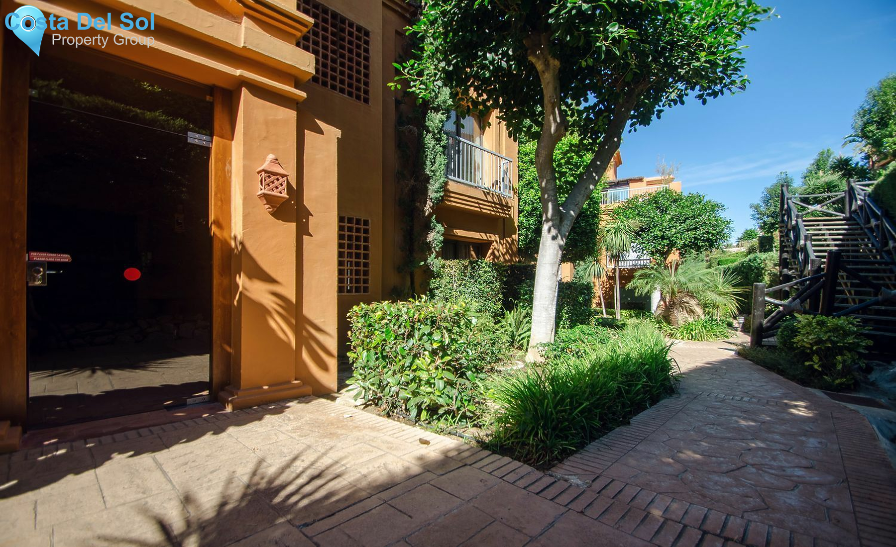 Middle Floor Apartment in Estepona-1175088