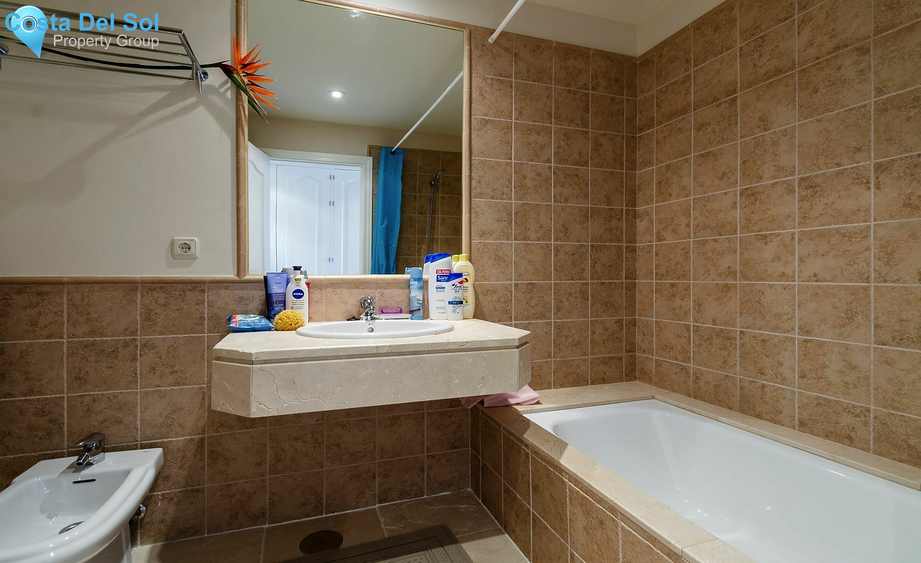 Middle Floor Apartment in Estepona-1175091