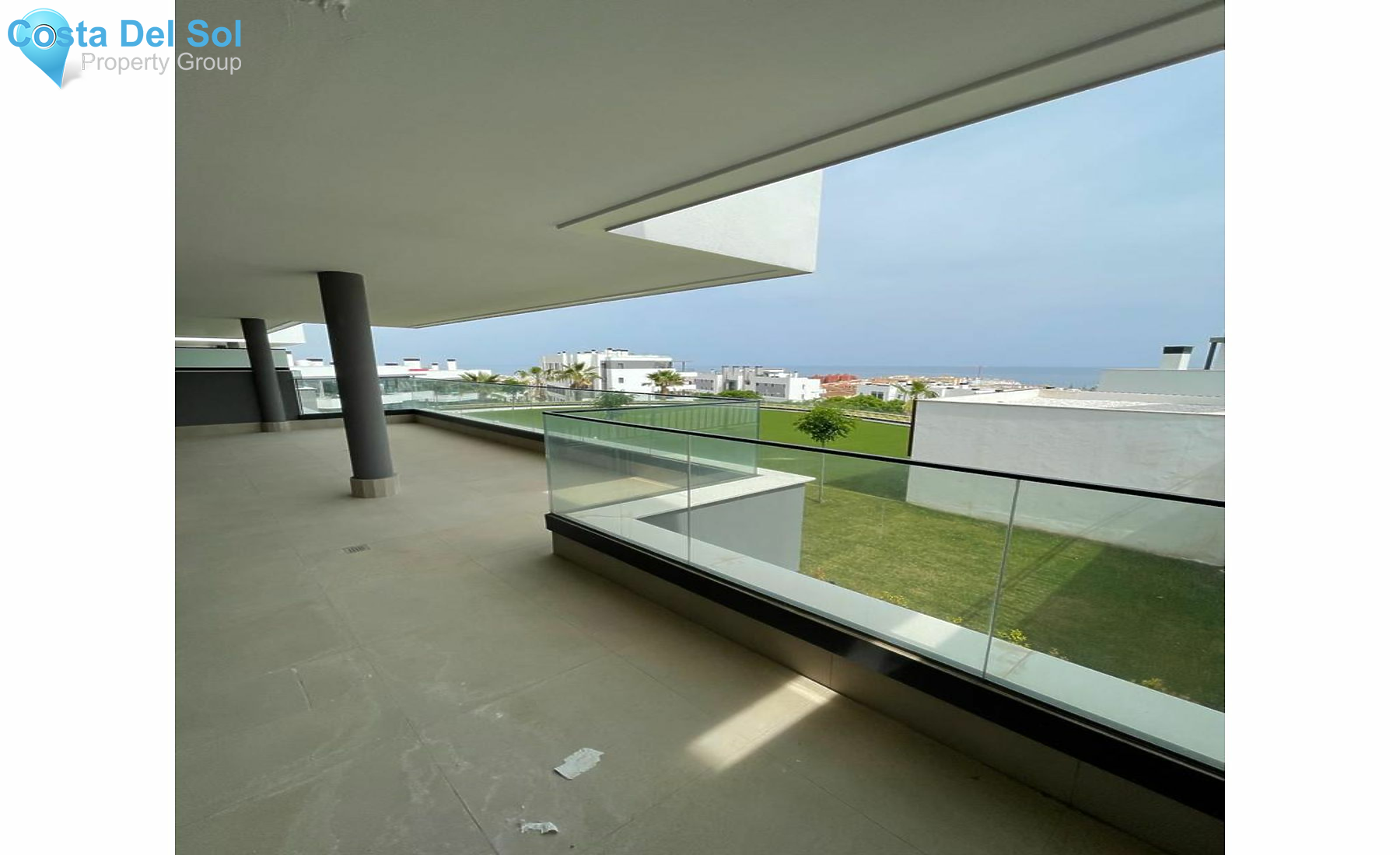 Middle Floor Apartment in Estepona-1180364