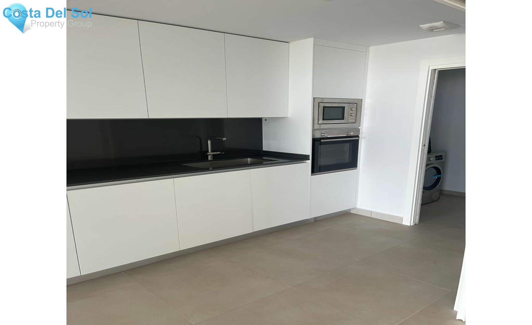 Middle Floor Apartment in Estepona-1180373