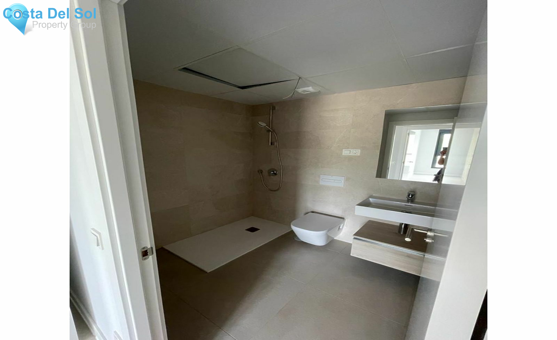 Middle Floor Apartment in Estepona-1180377