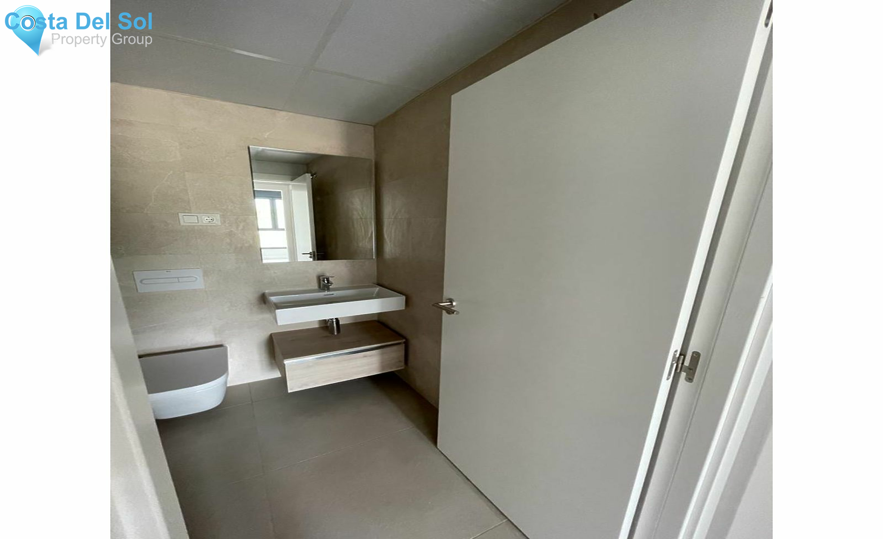 Middle Floor Apartment in Estepona-1180378