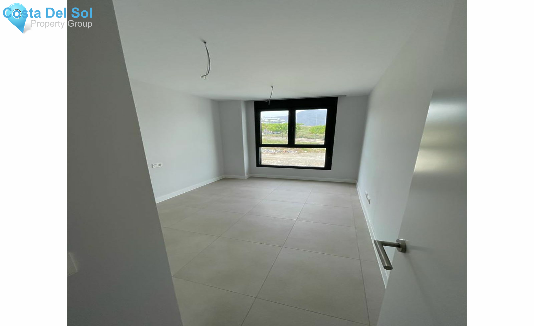 Middle Floor Apartment in Estepona-1180381