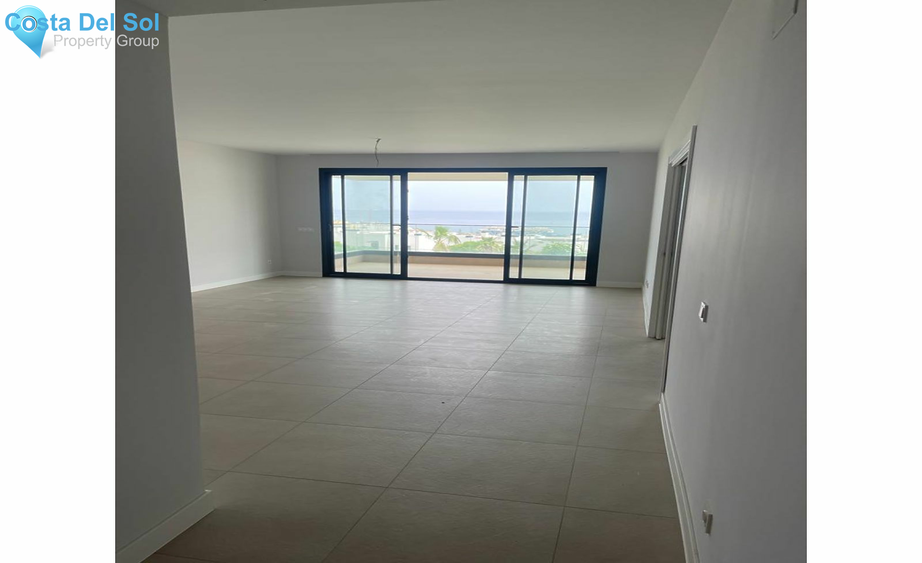 Middle Floor Apartment in Estepona-1180365