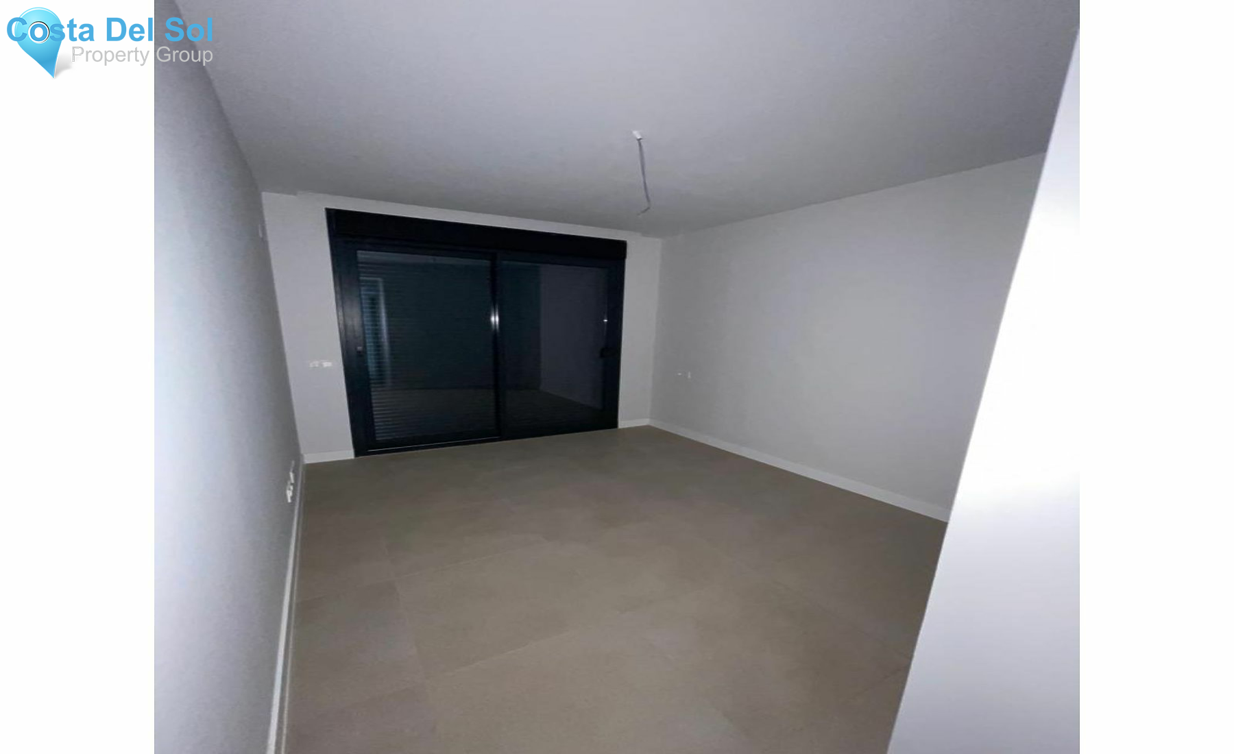 Middle Floor Apartment in Estepona-1180383