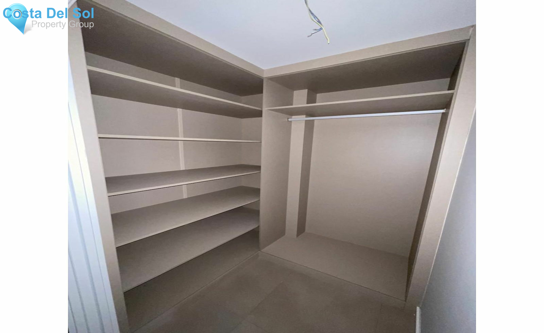 Middle Floor Apartment in Estepona-1180369