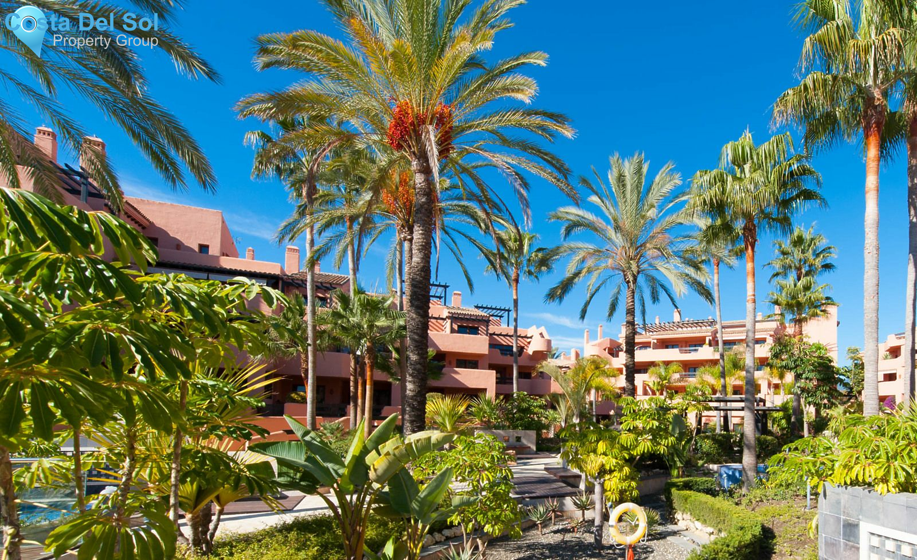Middle Floor Apartment in Estepona-1182768