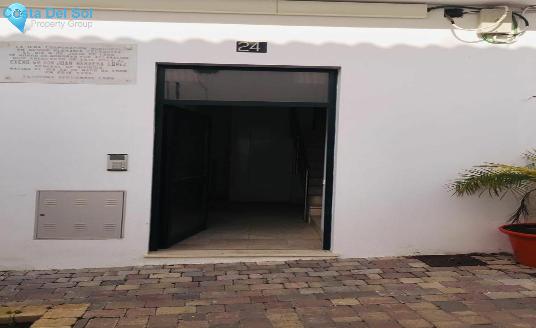 Middle Floor Apartment in Estepona-1183894