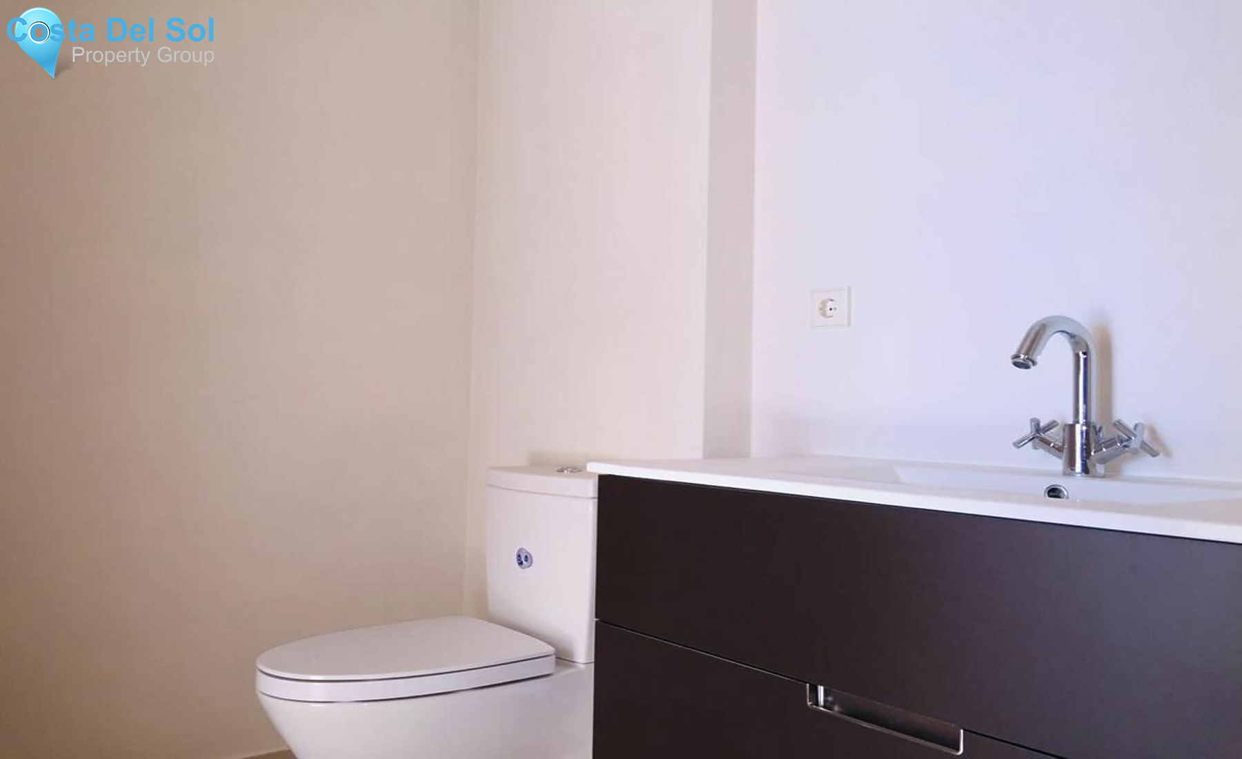 Middle Floor Apartment in Estepona-1183904